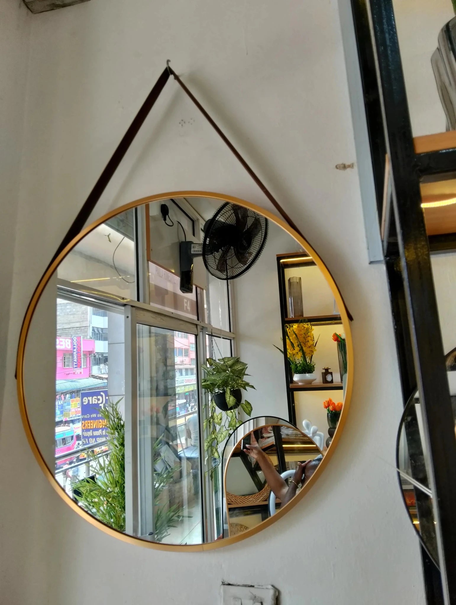 Round Wall Mirror 60cm – Matte Black Metal Frame with Leather Hanging Strap - enkajihomestore